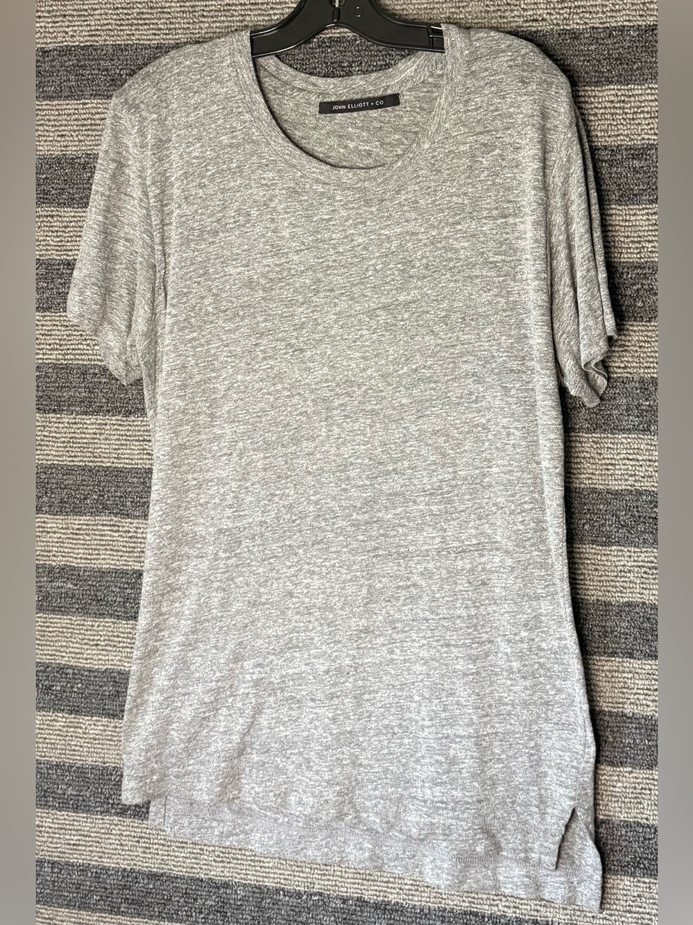 John Elliott Heather Gray Short Sleeve Split Hem T-Shirt Men’s Size 3 Large EUC